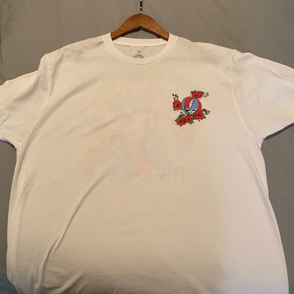 Brand new Grateful Dead tshirt. No tags, but new.